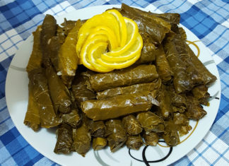 Фаршированные виноградные листья с мясом Фаршированные виноградные листья с мясом (Варак Ариш)