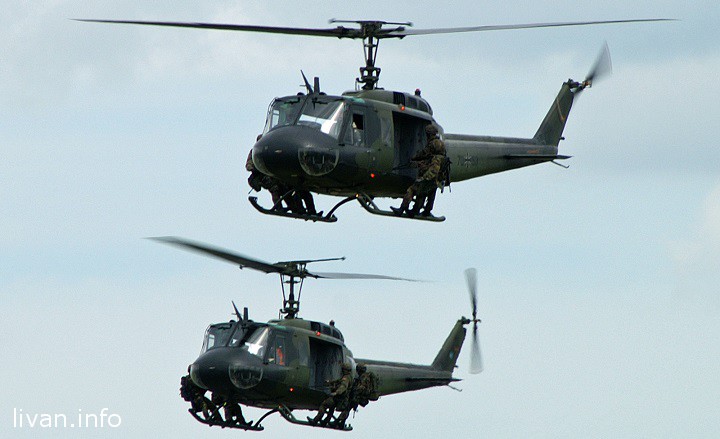 США поставит Ливану 18 вертолетов Huey II