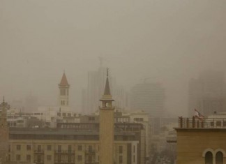 Песчаная буря в Ливане, сотни пострадавших от удушья. Песчаная буря в Ливане, сотни пострадавших от удушья.