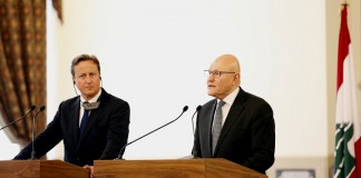 Лагерь беженцев в Ливане посетил премьер-министр Британии Кэмерон Премьер-министр Великобритании Дэвид Кэмерон и Премьер-министр Ливана Таммам Салам