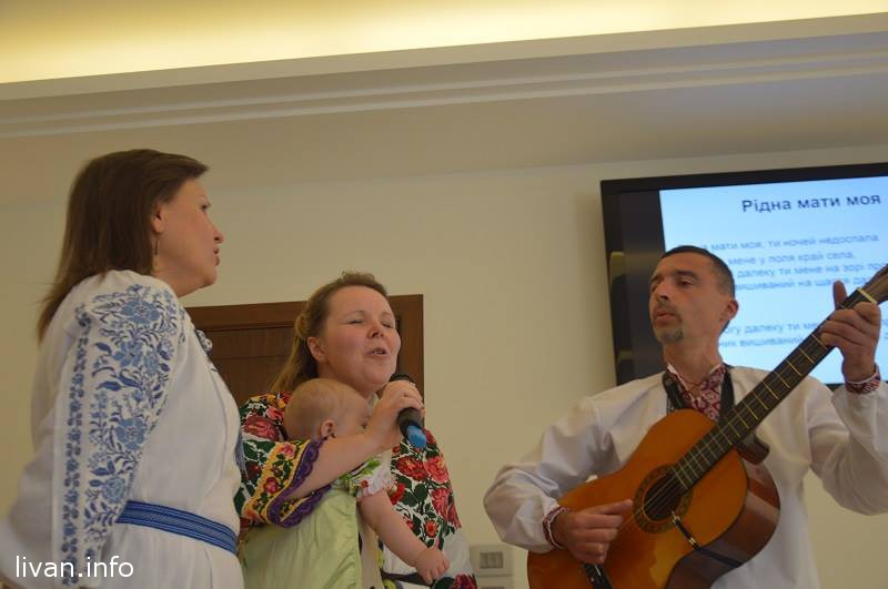 В Посольстве Украины в Бейруте отметили День вышиванки