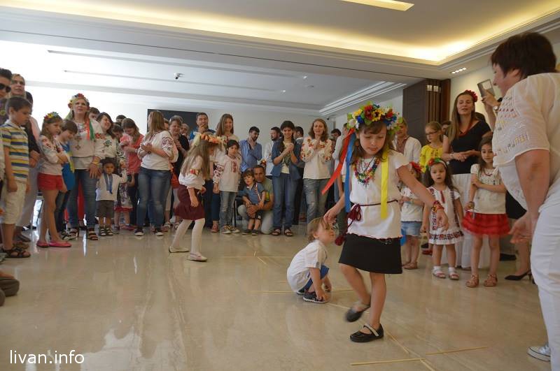 В Посольстве Украины в Бейруте отметили День вышиванки