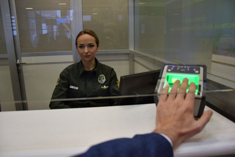 На Украинской границе заработал биометрический контроль для ливанцев, россиян и других иностранцев.