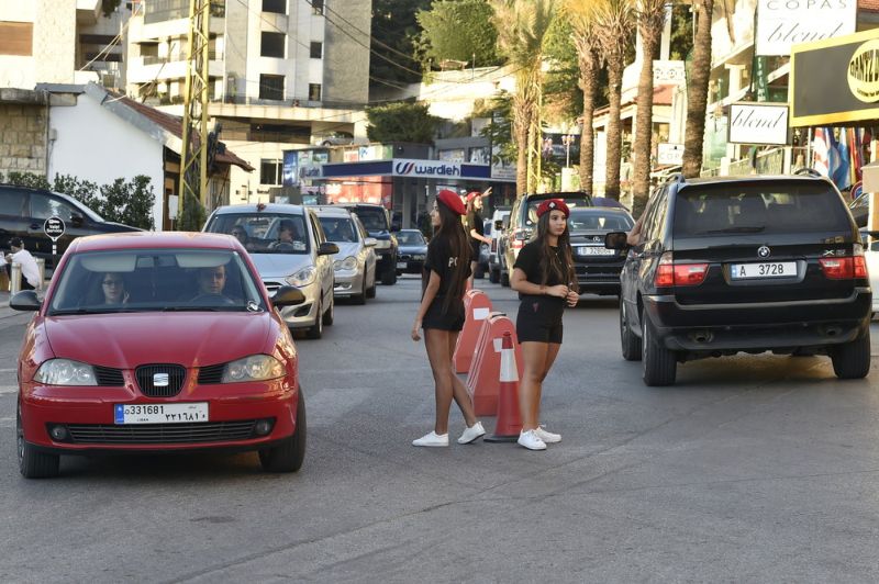 Новая форма девушек-полицейских в Ливане.