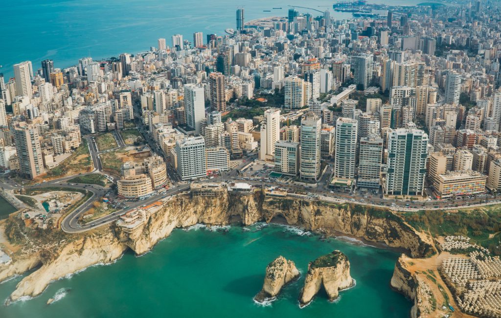 Ливан объявляет о поэтапном плане открытия страны со следующей недели.