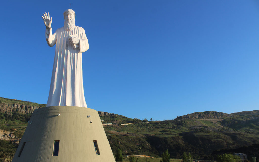 Статуя Святого Шарбеля в Хаммане, горный Ливан